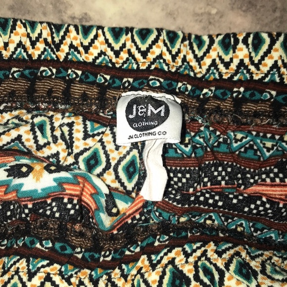 Aztec design shorts - Picture 2 of 2